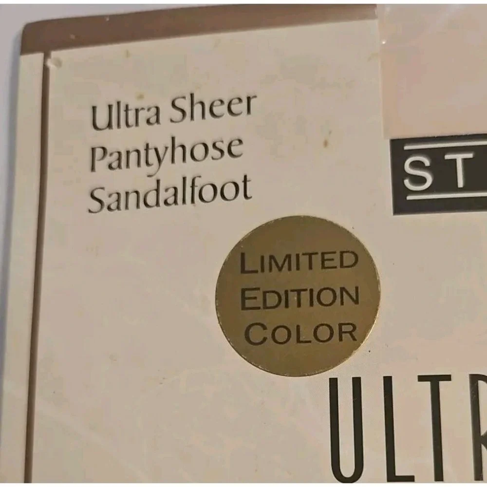 Studio C Ultra‎ Sheer Pantyhose Sandalfoot Pink Size A NEW